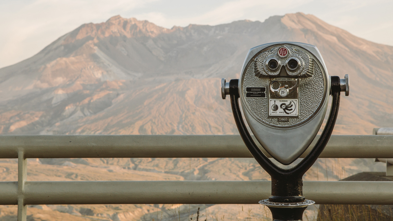 Coin operated binoculars